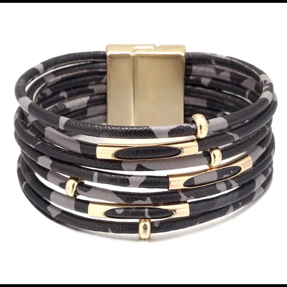 Multilayer bracelet with magnetic clasp. - Picture 4 of 5